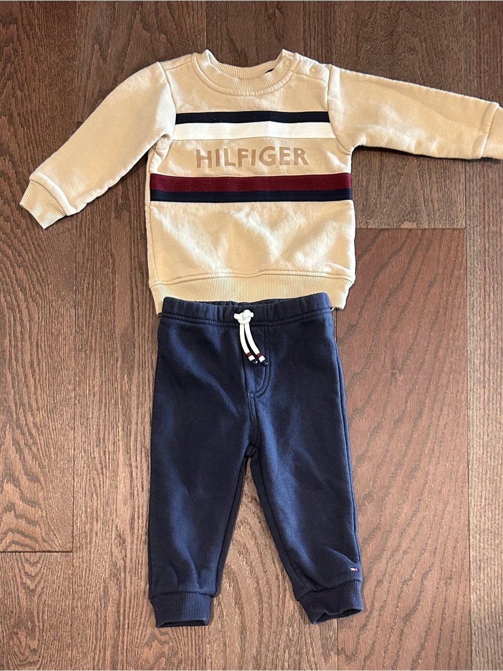 Tommy Hilfiger Size 12 month Boy's 2 Piece Sweatsuit Outfit